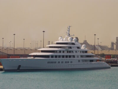 Azzam (550 miljoen euro)