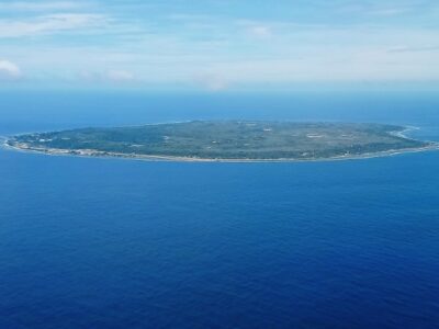 Nauru (21 km²)