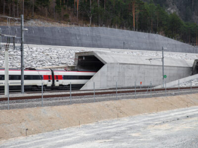 Gotthard-basistunnel (57 km) - Spoortunnel